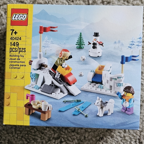 Lego Set 40424 Winter Fun Small Set - Picture 1 of 6